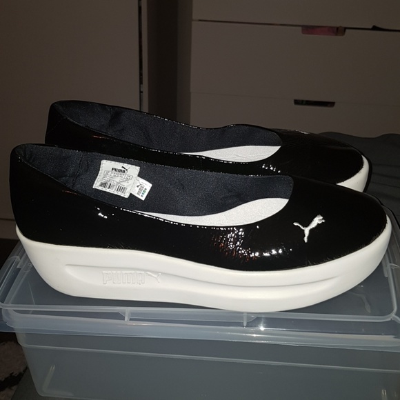 🚫SOLD🚫 Puma Black & White Patent Leather Wedges - Picture 3 of 6